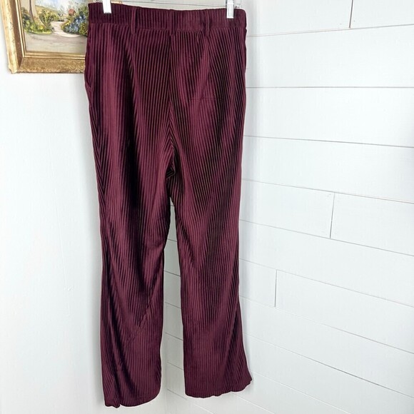 Urban Outfitters Ribbed Velvet Corduroy High Rise Flare Pants Burgundy Size 8 - Picture 2 of 5